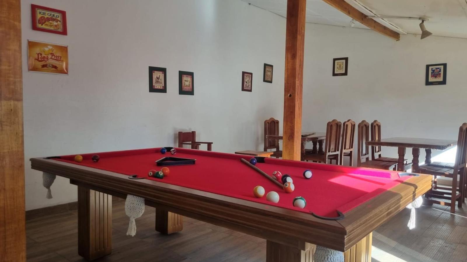 Con Piscina Cubierta